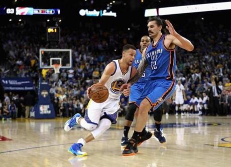 Warriors top Thunder for record-tying 44th straight home win