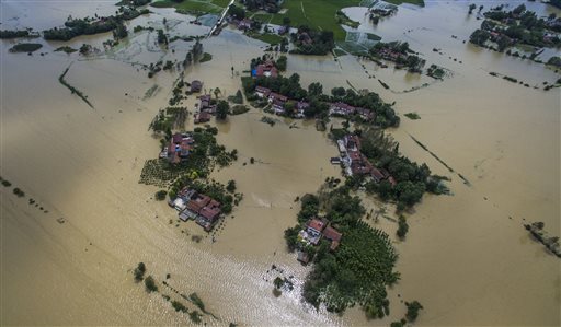 Floods, landslides kill 72 people in China